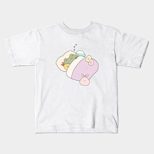 Sleepy frog with friends Kids T-Shirt